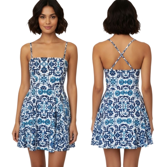 Stylestalker Dresses & Skirts - STYLESTALKER Blue & White Delft Pattern Mini Sundress - Size M